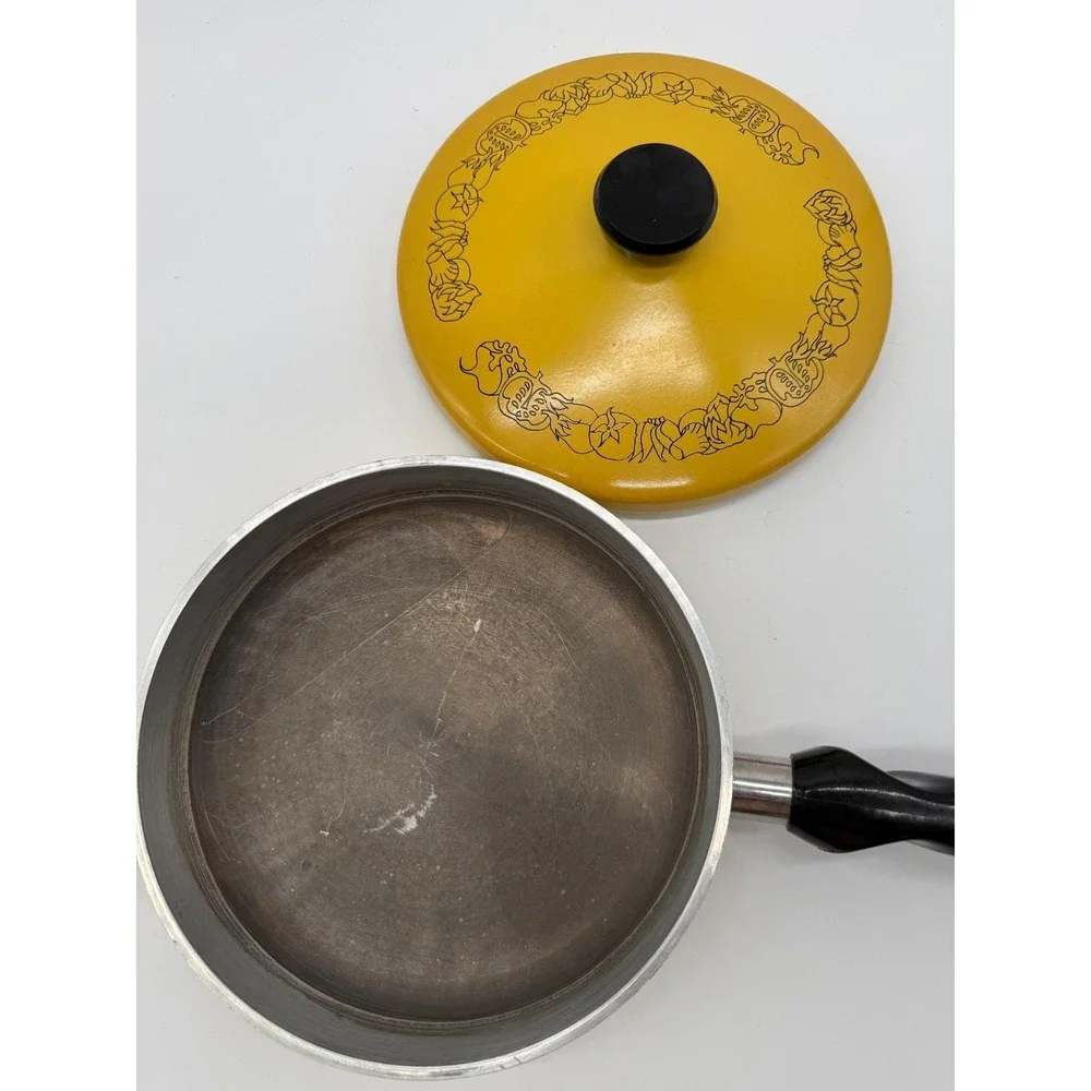 Vintage Wear-Ever Skillet Pan 8 Inch Harvest Yellow Vegetable print‎ Lid USA